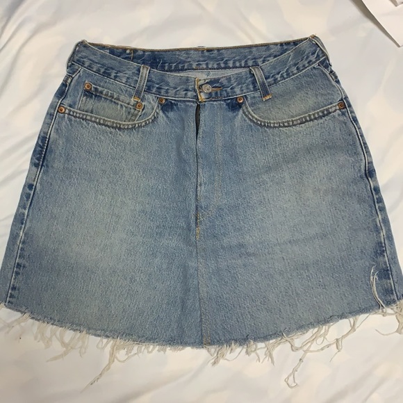Levi’s Skirt - Picture 3 of 3